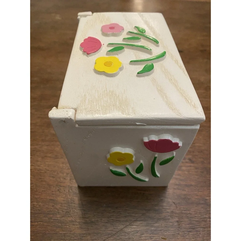 Cottage Core Home Decor Bundle Vintage Grannie Decor Holly Hobby Flowers & Heart